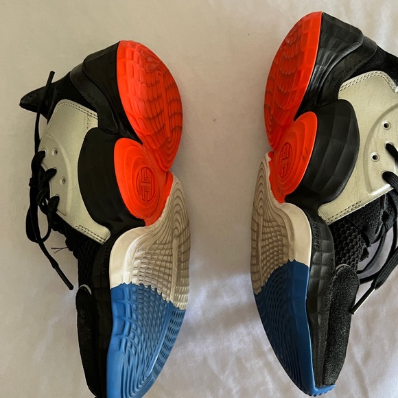 7.5 Adidas Harden Vol 4 Black Blue APE 77901 Athletic Sportswear Shoes Footwear - Picture 3 of 12